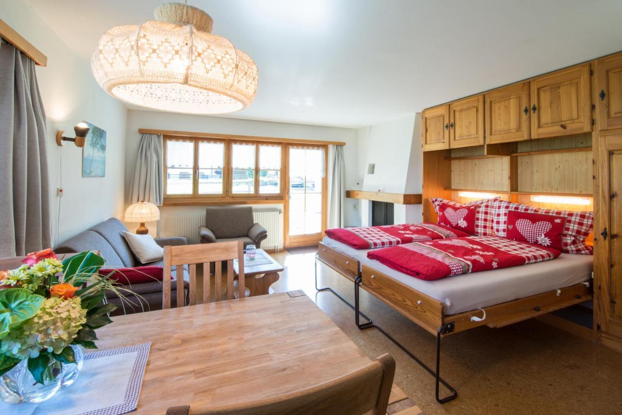 Ferienwohnungen Muntschi Andeer Chambre photo
