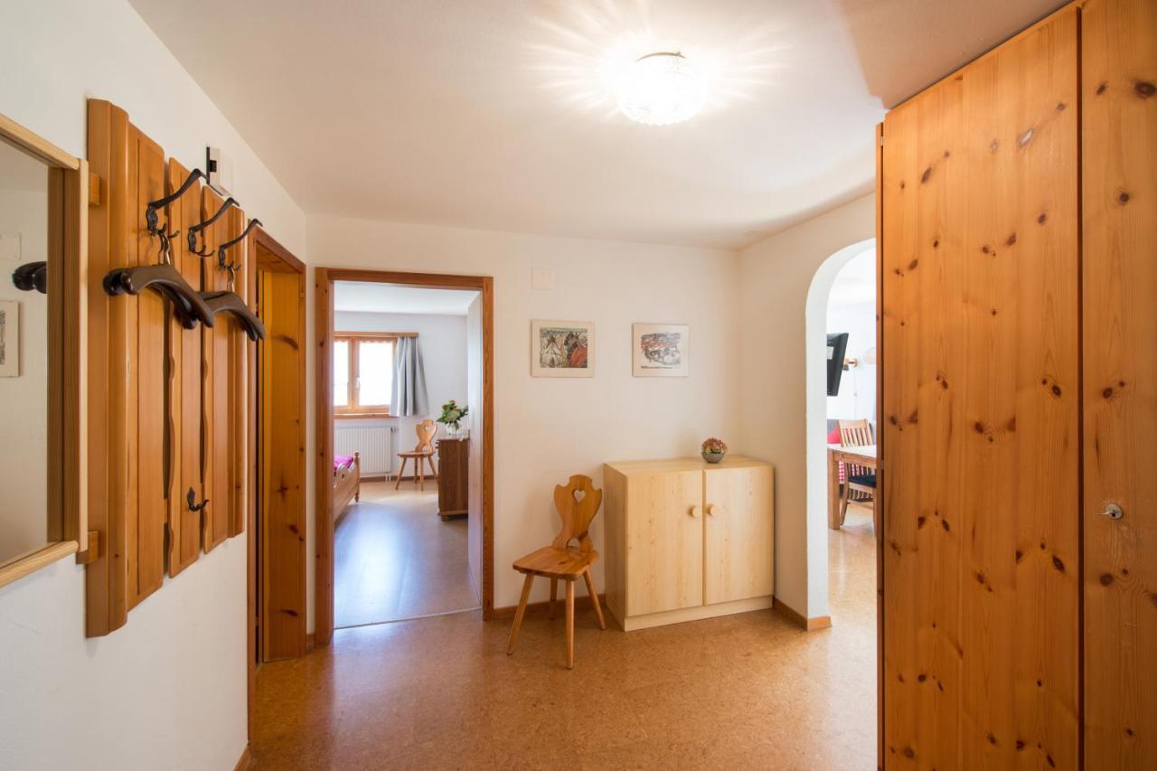Ferienwohnungen Muntschi Andeer Chambre photo