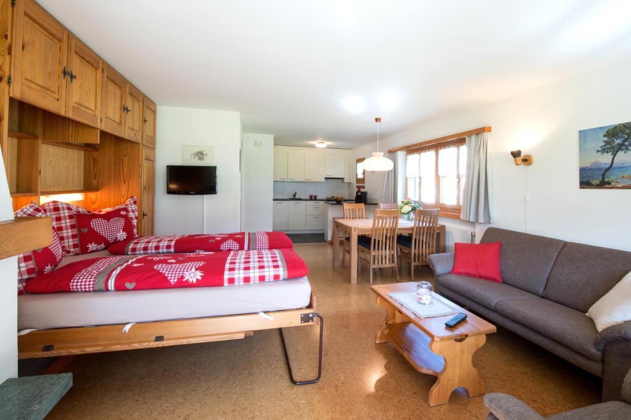 Ferienwohnungen Muntschi Andeer Chambre photo