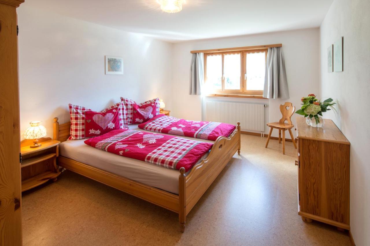 Ferienwohnungen Muntschi Andeer Chambre photo