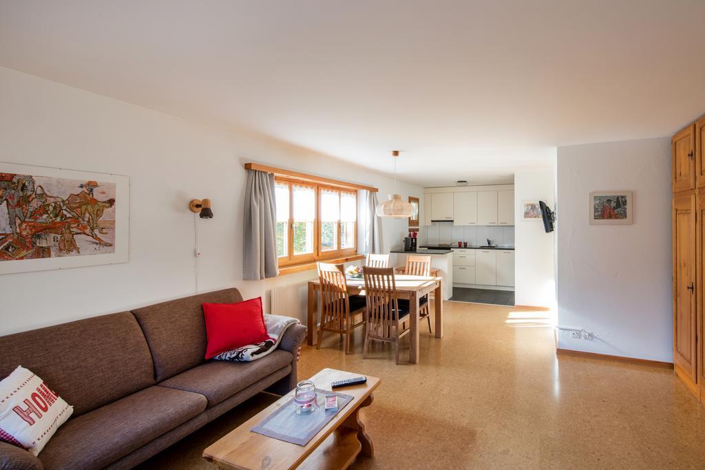 Ferienwohnungen Muntschi Andeer Chambre photo