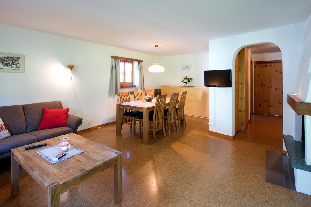 Ferienwohnungen Muntschi Andeer Chambre photo